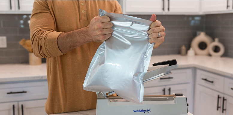 Cat Food Storage Ideas to Store Cat Food Long Term